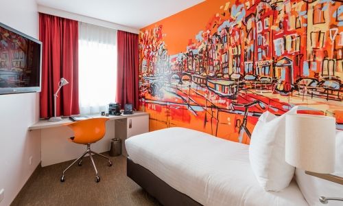 single-kamer-oranje-art-hotel-amsterdam